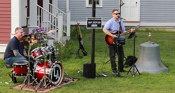 A lively duo serenaded Needhamites at the History Center & Museum last Tuesday night. Photos by Daniel Curtin