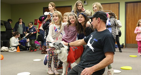 The moment everyone was waiting for: many pictures and much petting with the star of the show. Photos by Alexander Oliveira